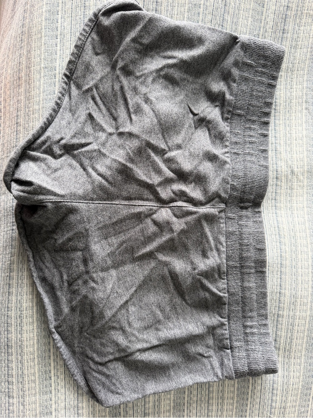 Vuori Heather Gray Lounge Shorts - Picture 3 of 3